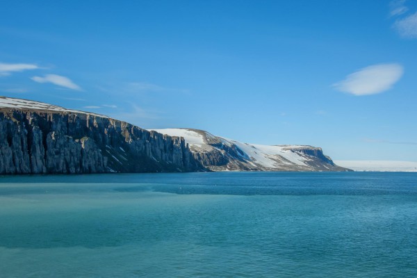 13-foto-taucher-fotografie-arktis-svalbard-alkefjellet7DFD9AF5-3223-5AC1-B654-BD8C78F449C7.jpg