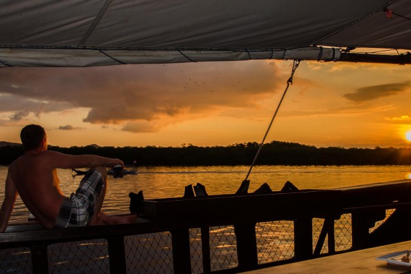 foto-taucher-unterwasserfotografie-indonesien-komodo-sunset-buddy1324BDD5-FA6C-56CF-434A-0537A4785D16.jpg